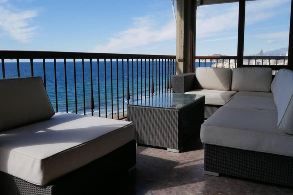 Levante Beach Front Of The Sea Estacha Benidorm Esterno foto
